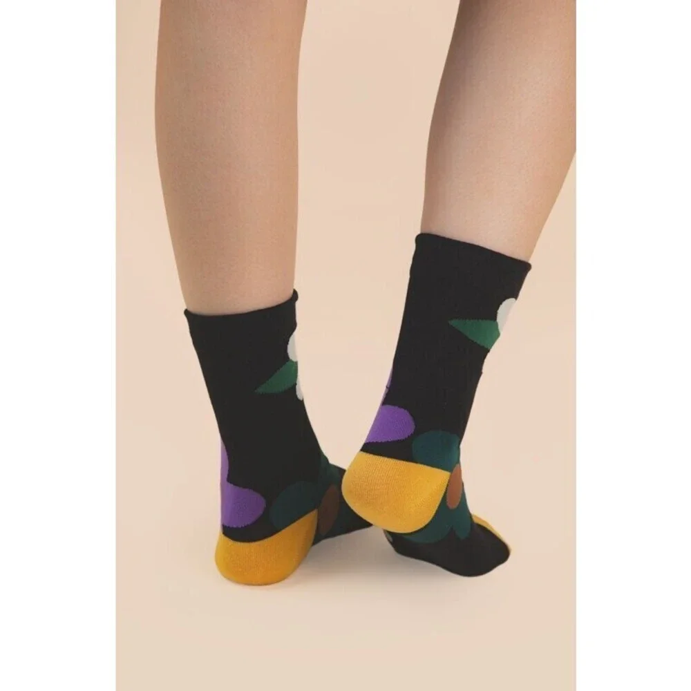 SC10007C-1 B Very J Multi Color Floral Print Socks Black One Size